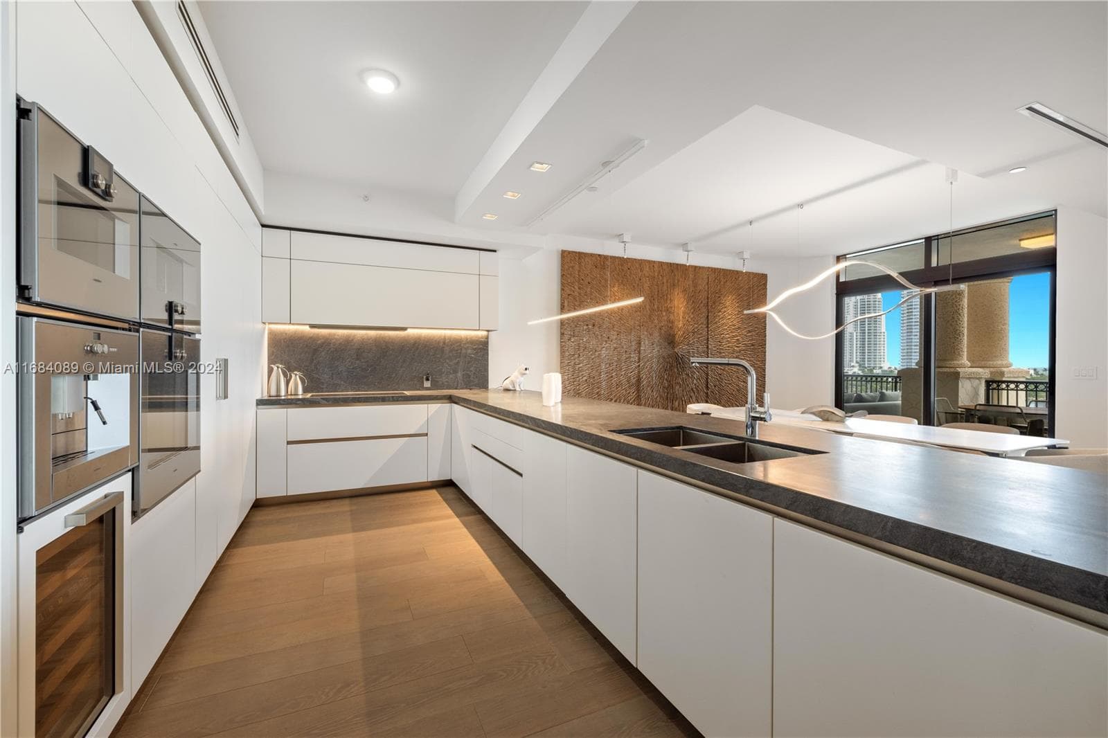 7065 Fisher Island Dr 7065 photo 21