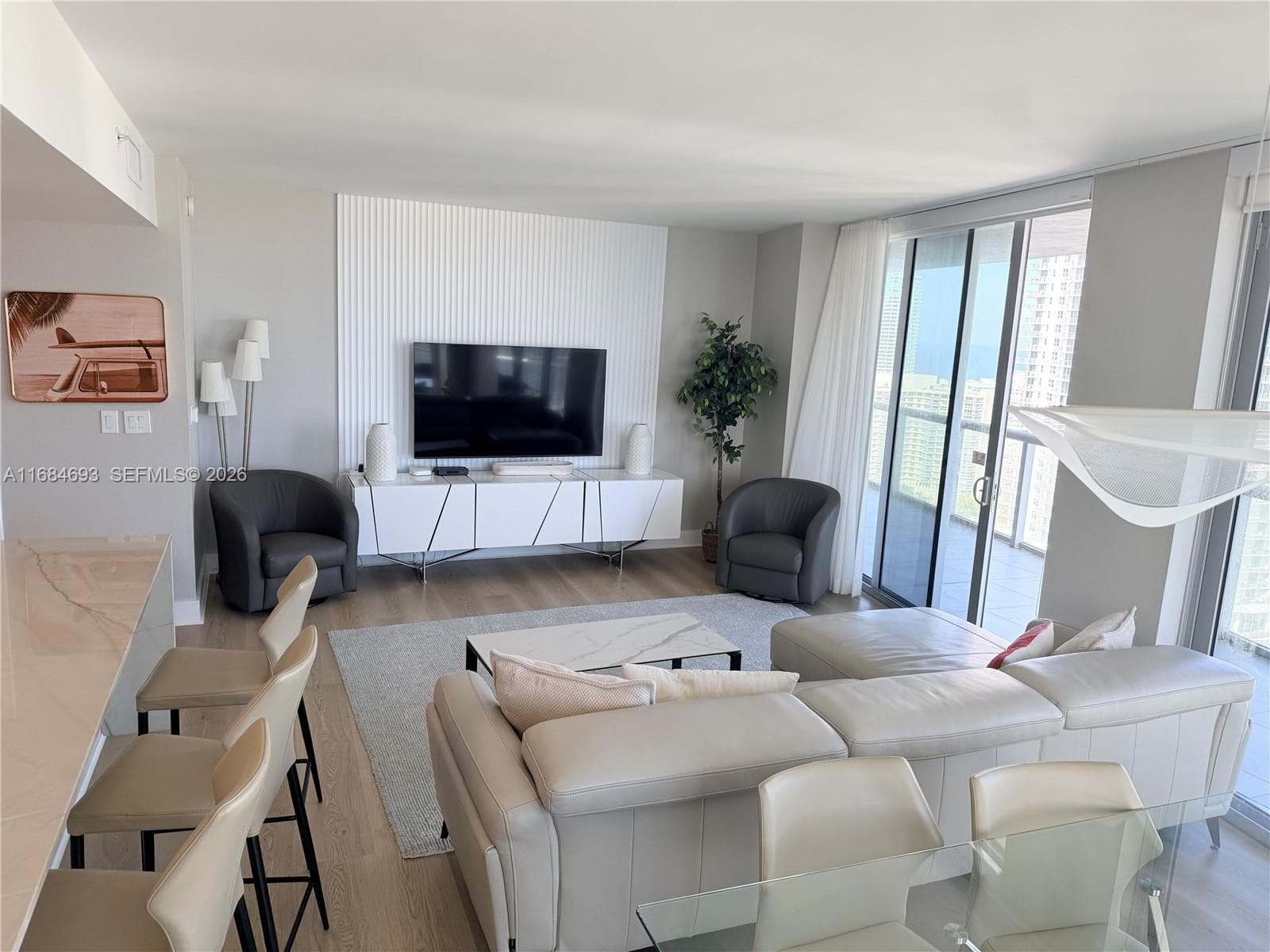 2600 Hallandale Beach blvd 4
