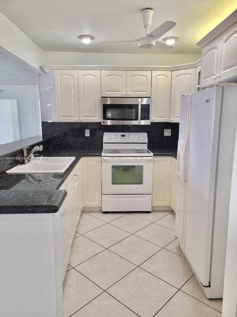600 Three Islands Blvd 1817 photo 3