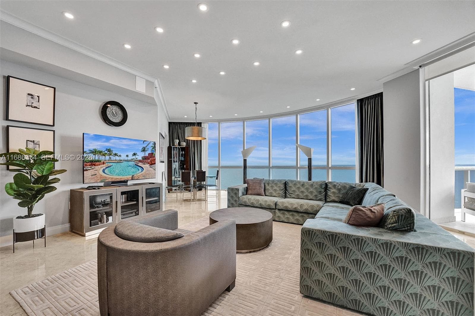 18101 Collins Ave 2