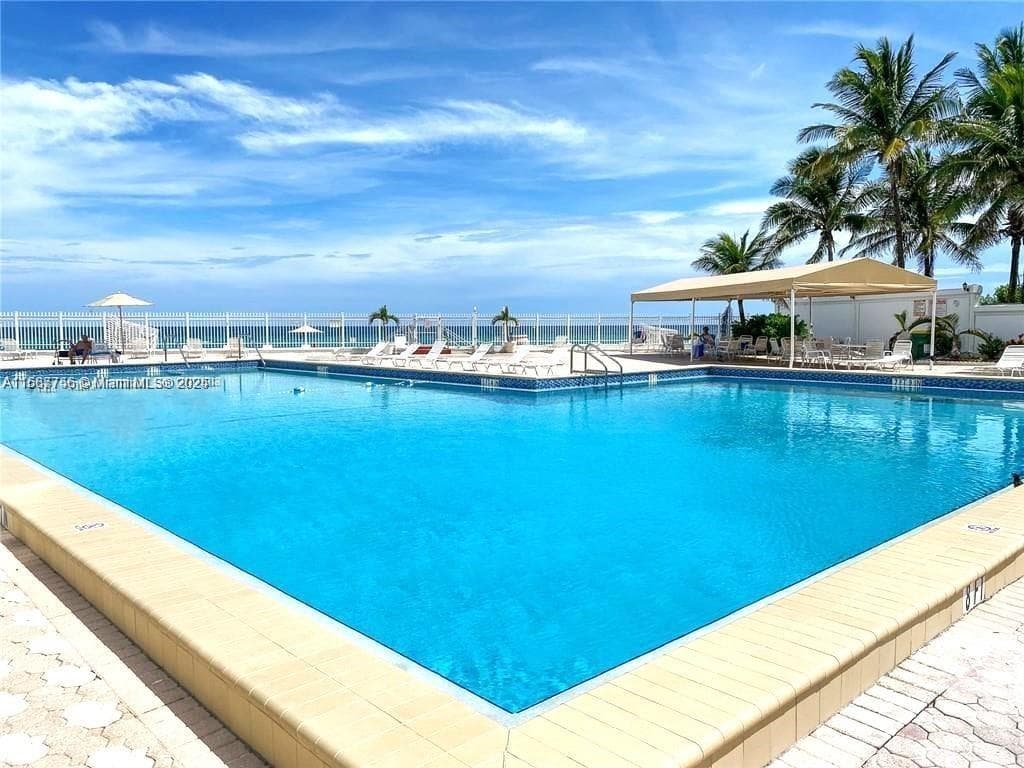 3505 S Ocean Dr 507 photo 18