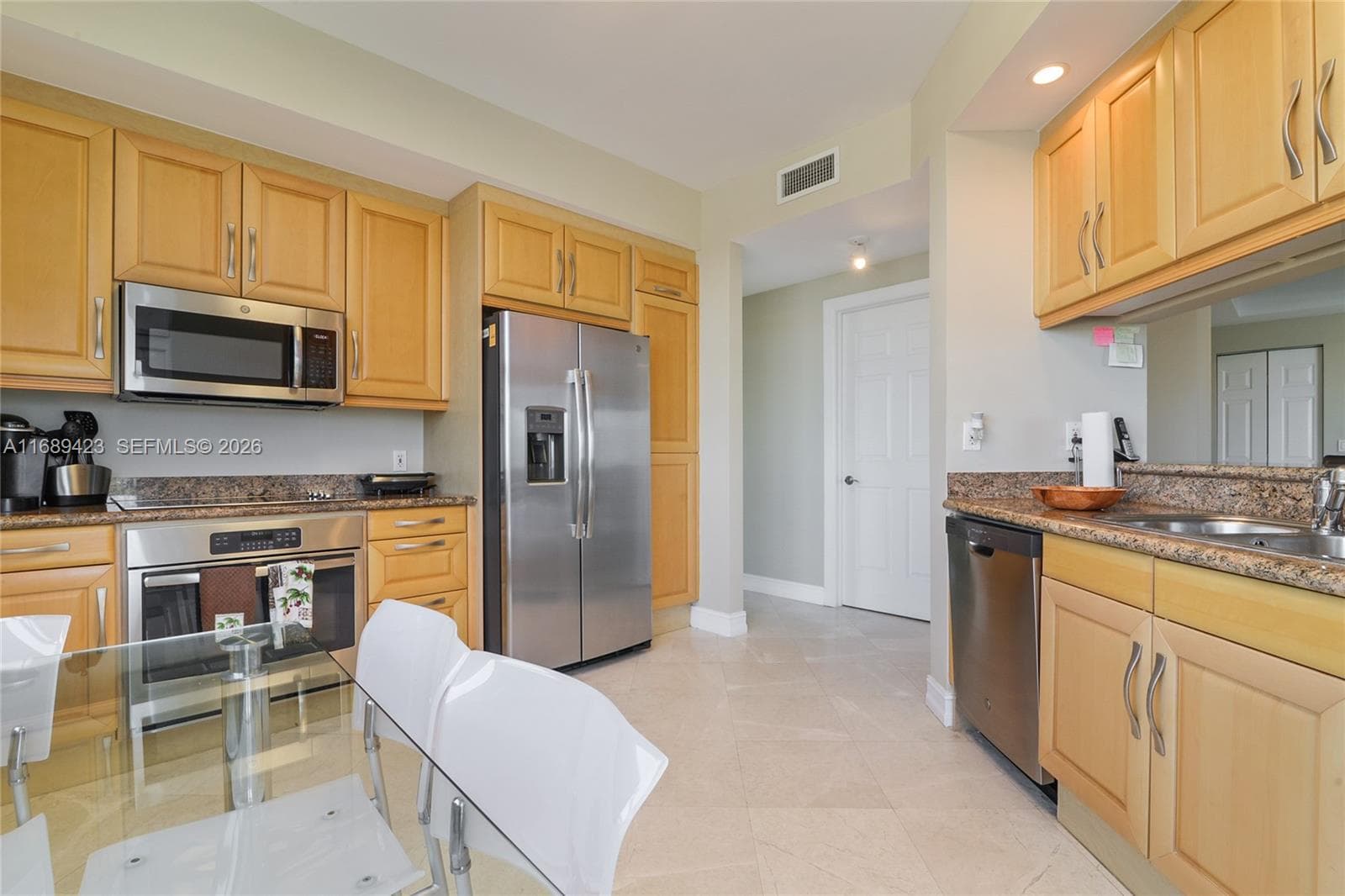 9751 E Bay Harbor Dr 8D photo 6