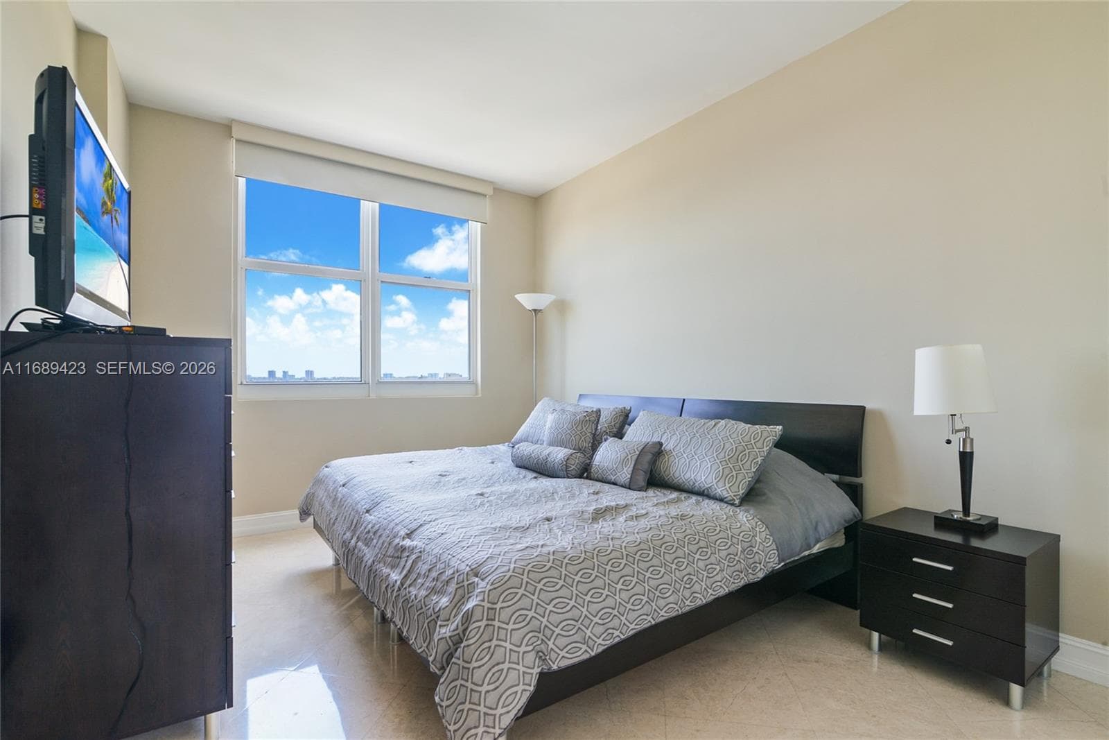 9751 E Bay Harbor Dr 8D photo 11