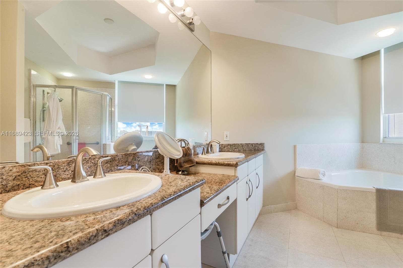 9751 E Bay Harbor Dr 8D photo 8