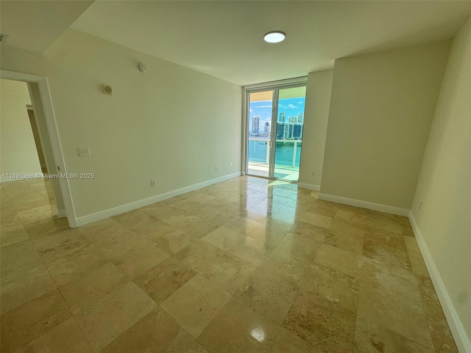3330 NE 190 ST 1215 photo 20