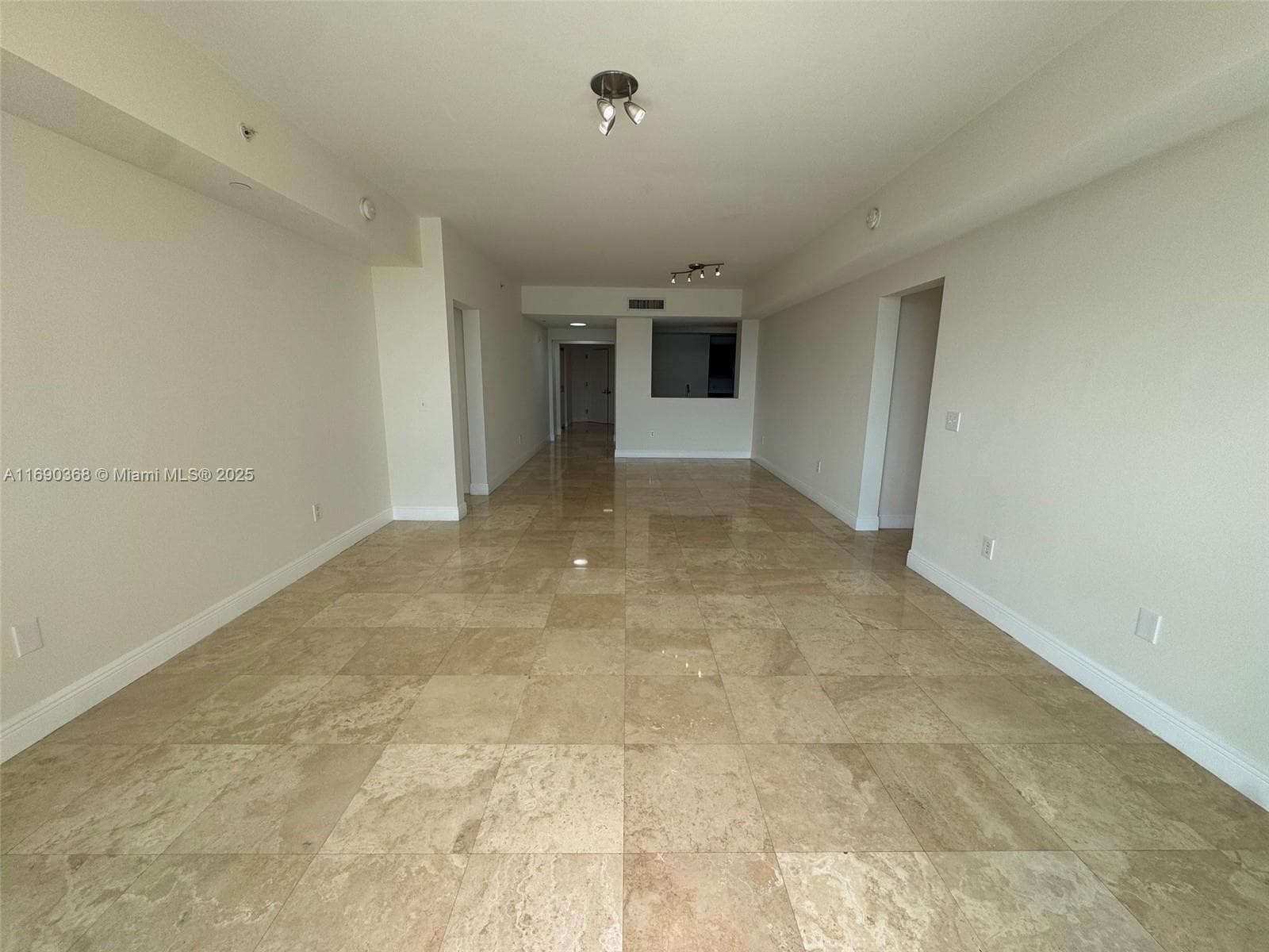 3330 NE 190 ST 1215 photo 15