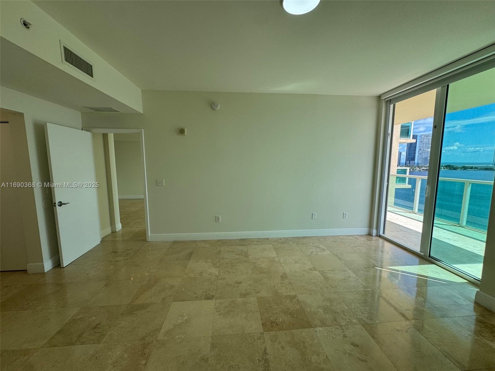 3330 NE 190 ST 1215 photo 21
