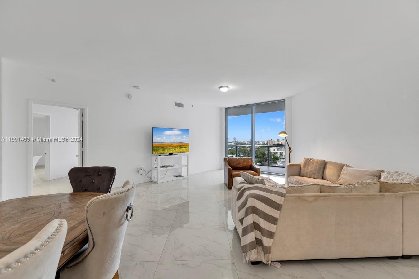 17301 Biscayne Blvd 1404 photo 3
