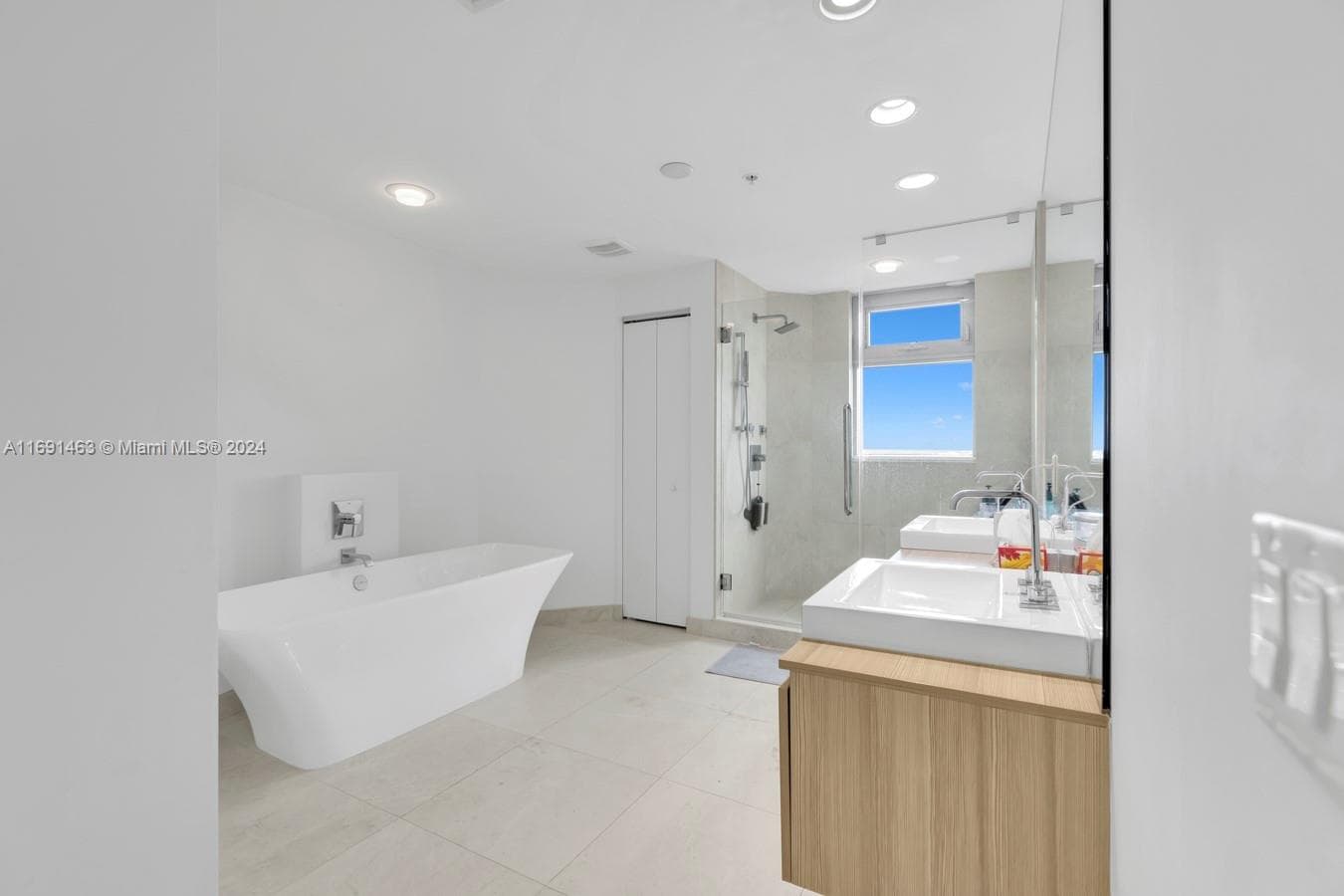 17301 Biscayne Blvd 1404 photo 21