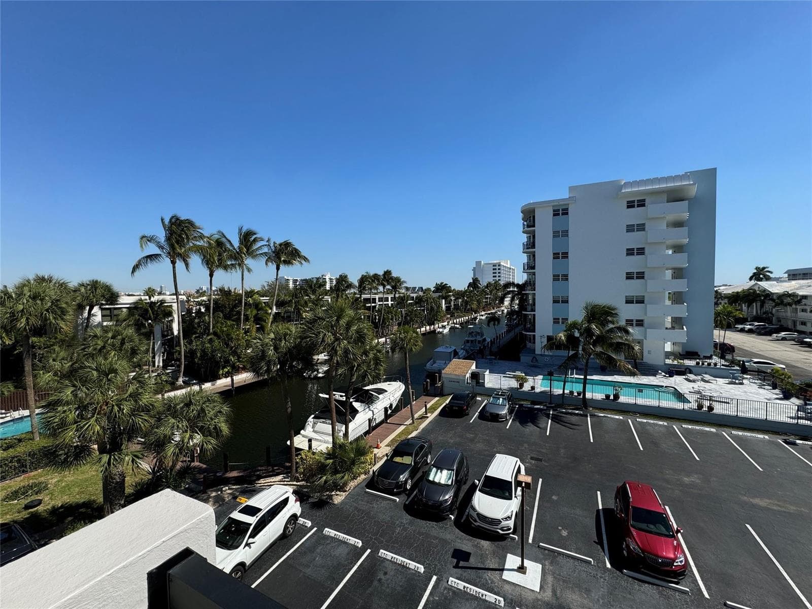 4800 Bayview Drive #406 2