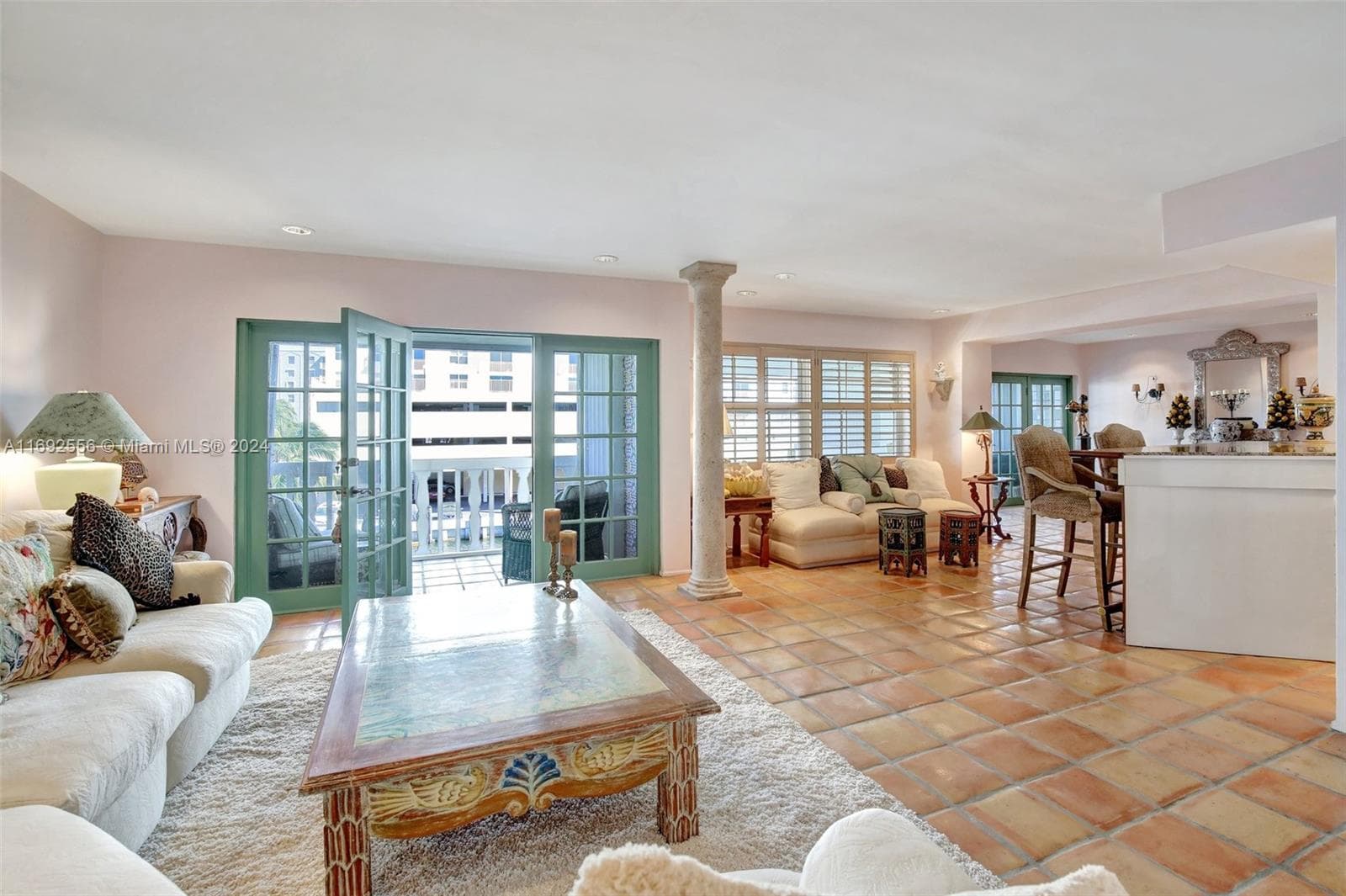 450 Paradise Isle Blvd 1
