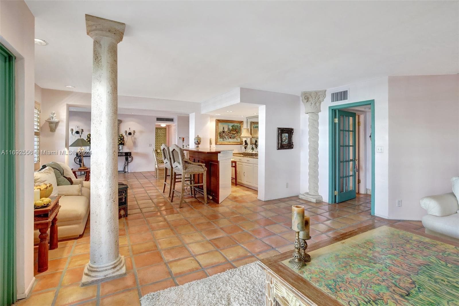 450 Paradise Isle Blvd 4