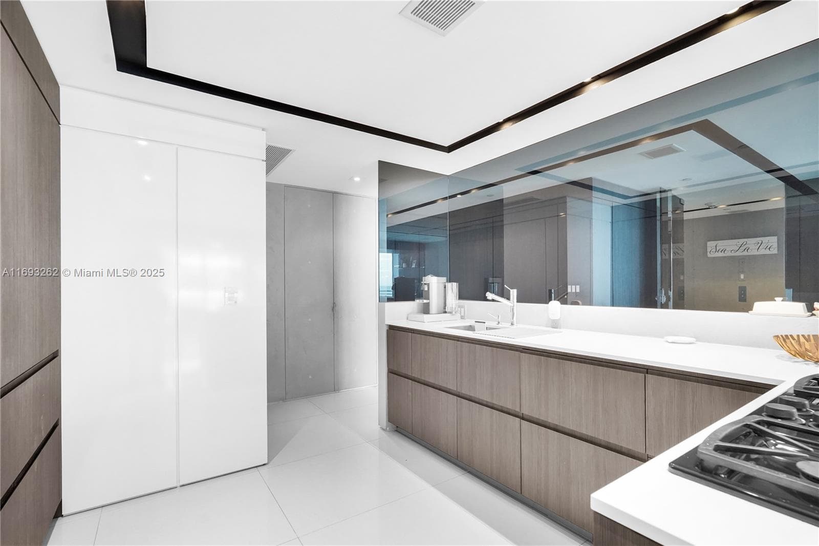 3535 Ocean Drive 2104 photo 25