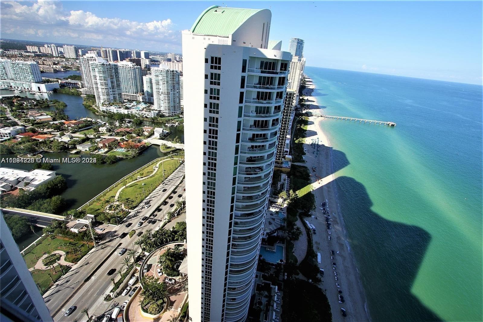 16001 Collins Ave 2