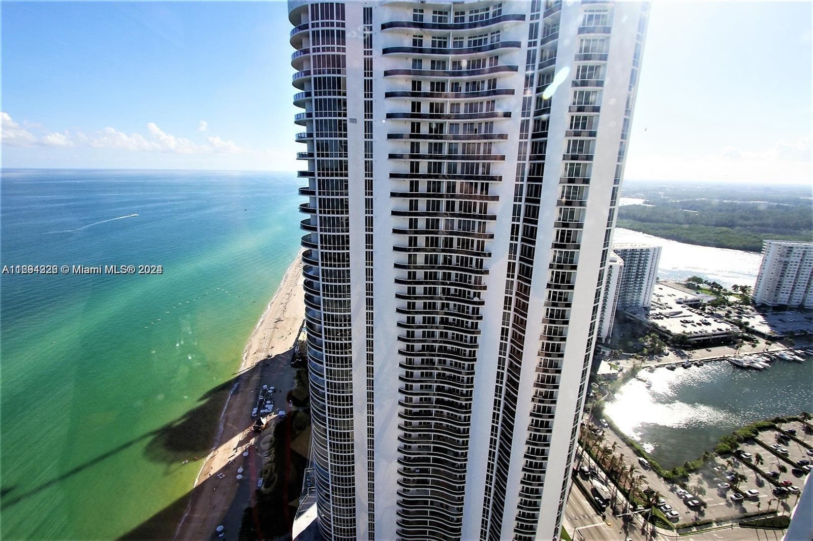 16001 Collins Ave 1