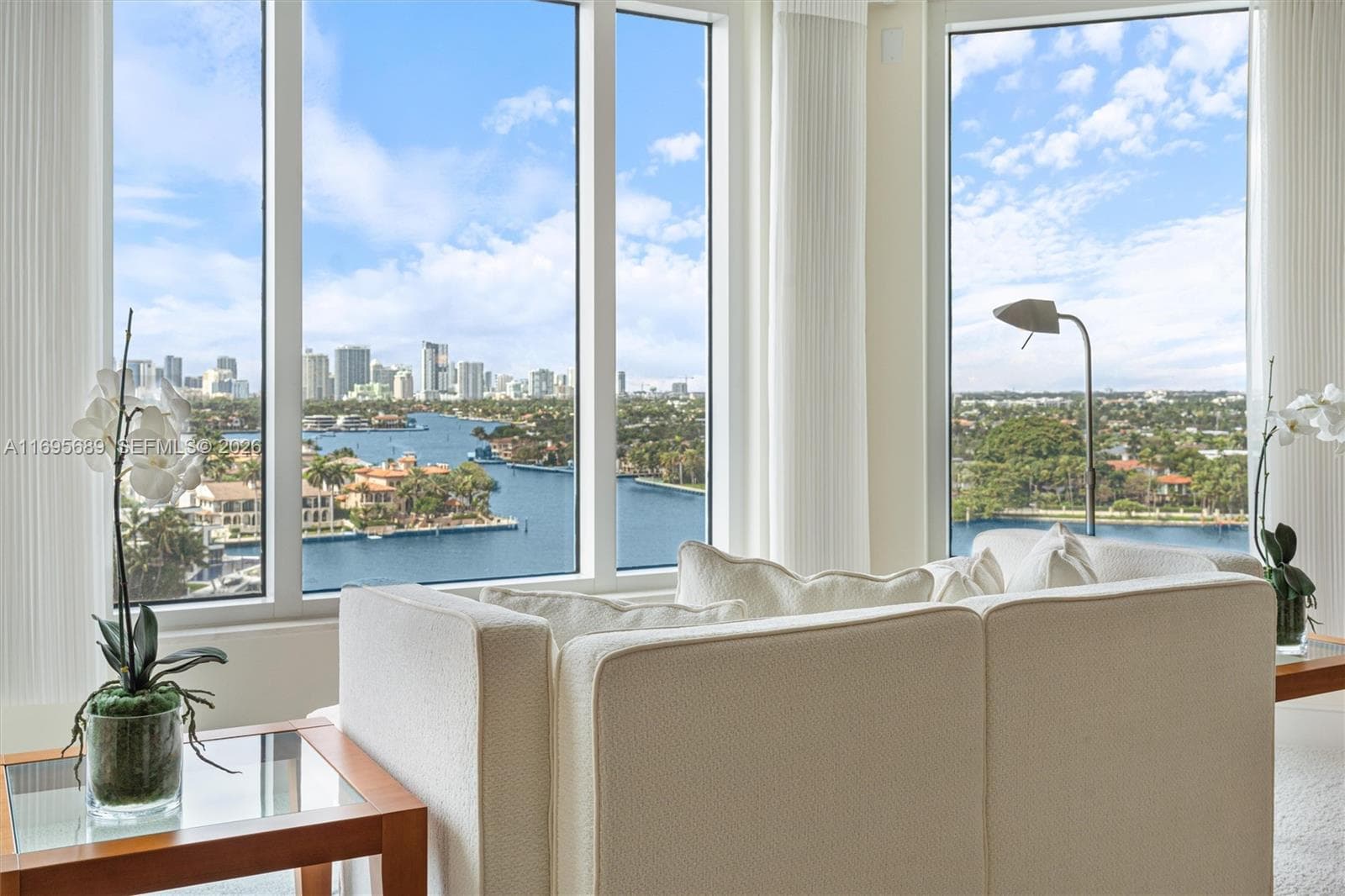 3055 Harbor Dr 1