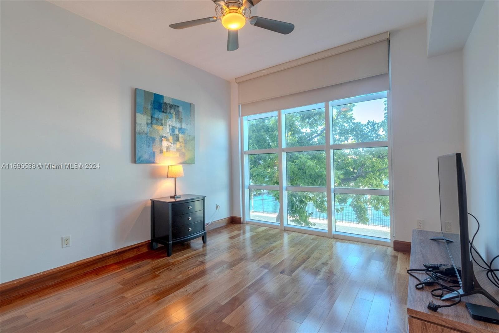 1945 Ocean Dr M5 photo 8