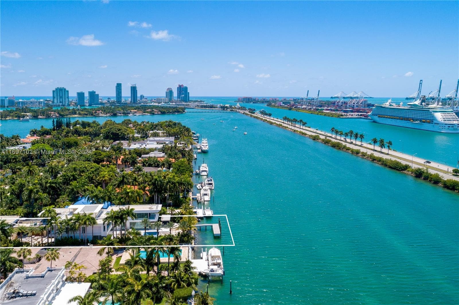 130 Palm Ave photo 6