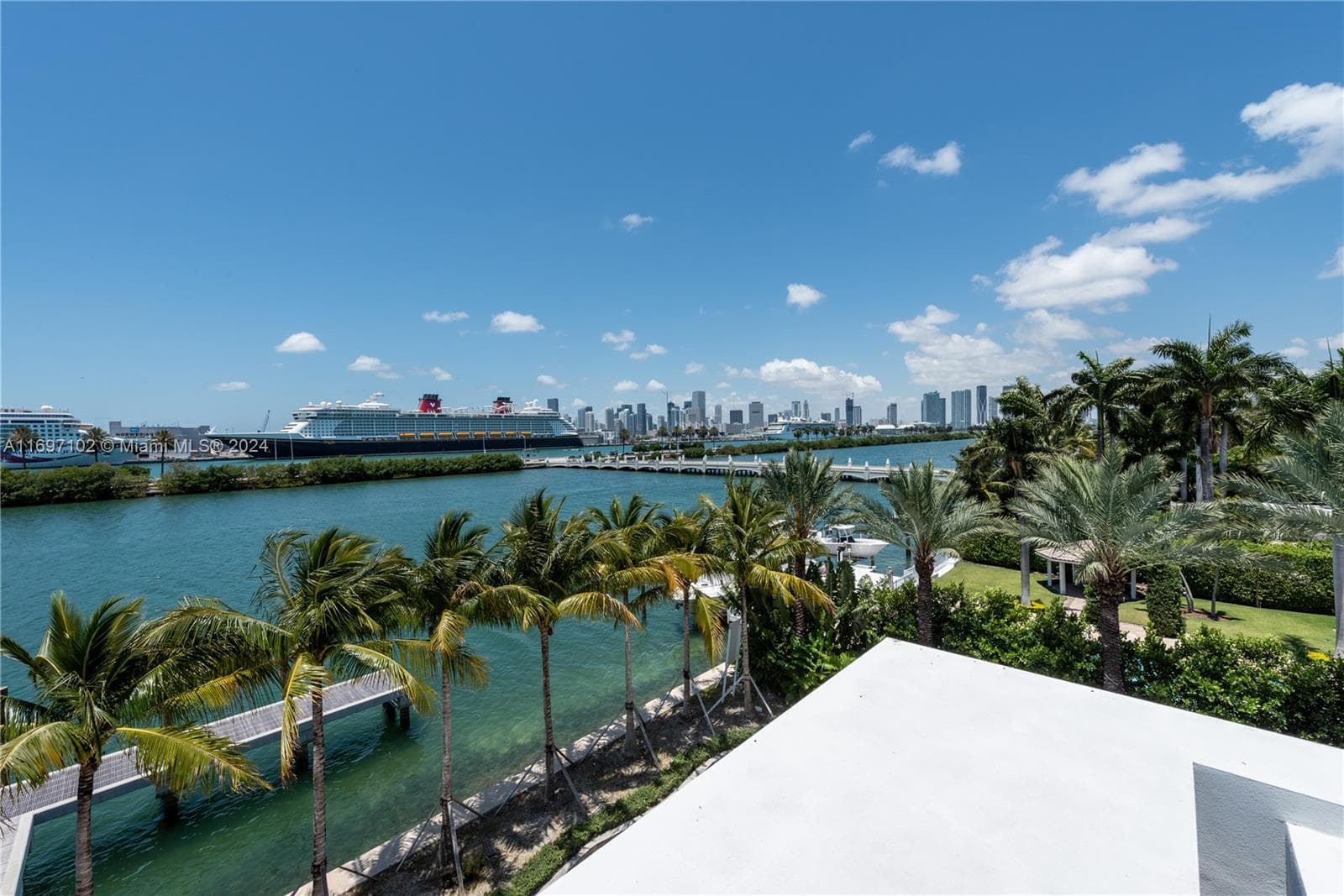 130 Palm Ave photo 13