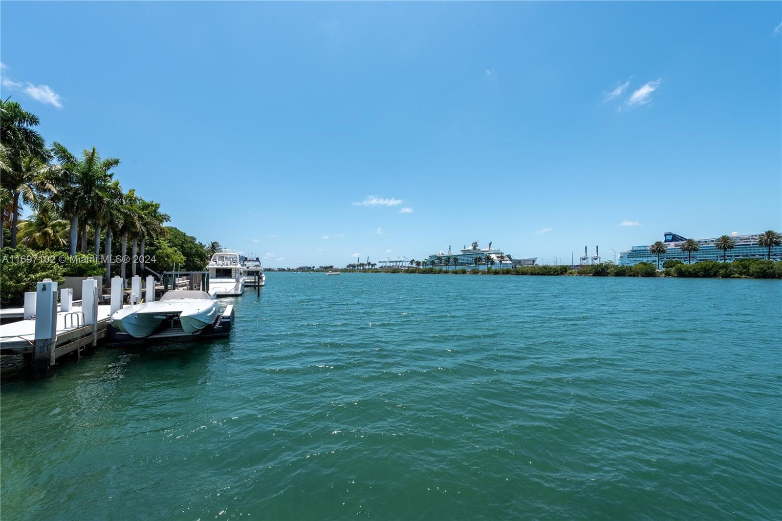 130 Palm Ave photo 12