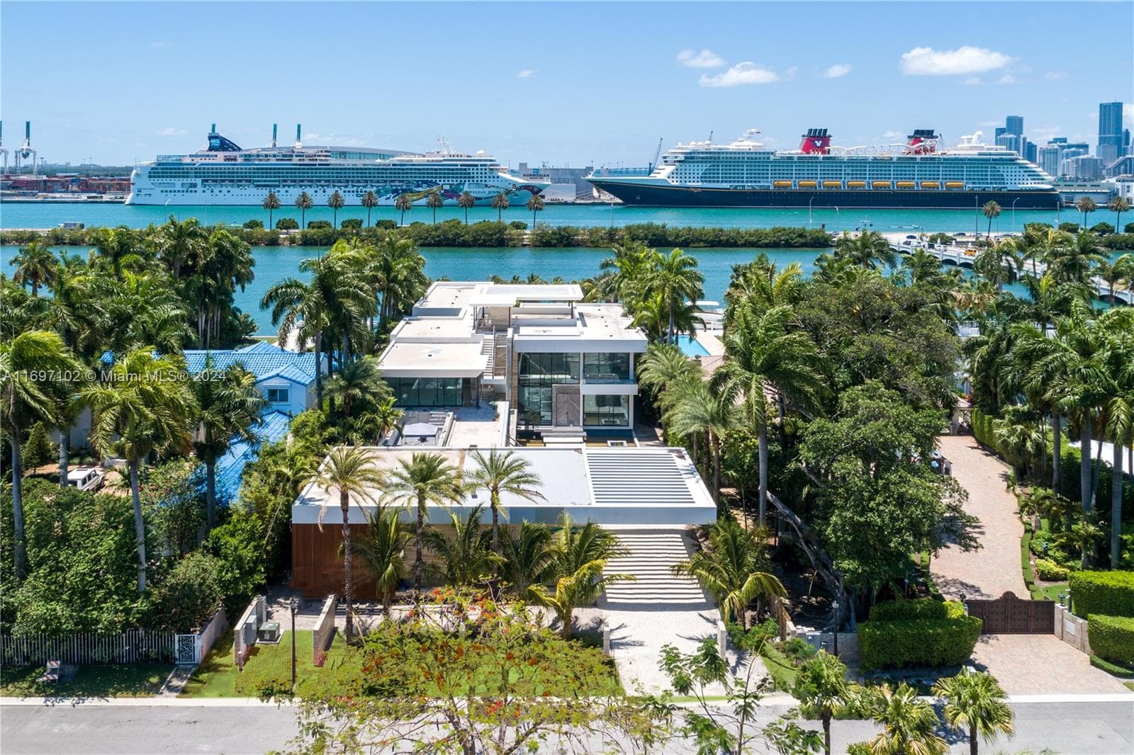 130 Palm Ave 3