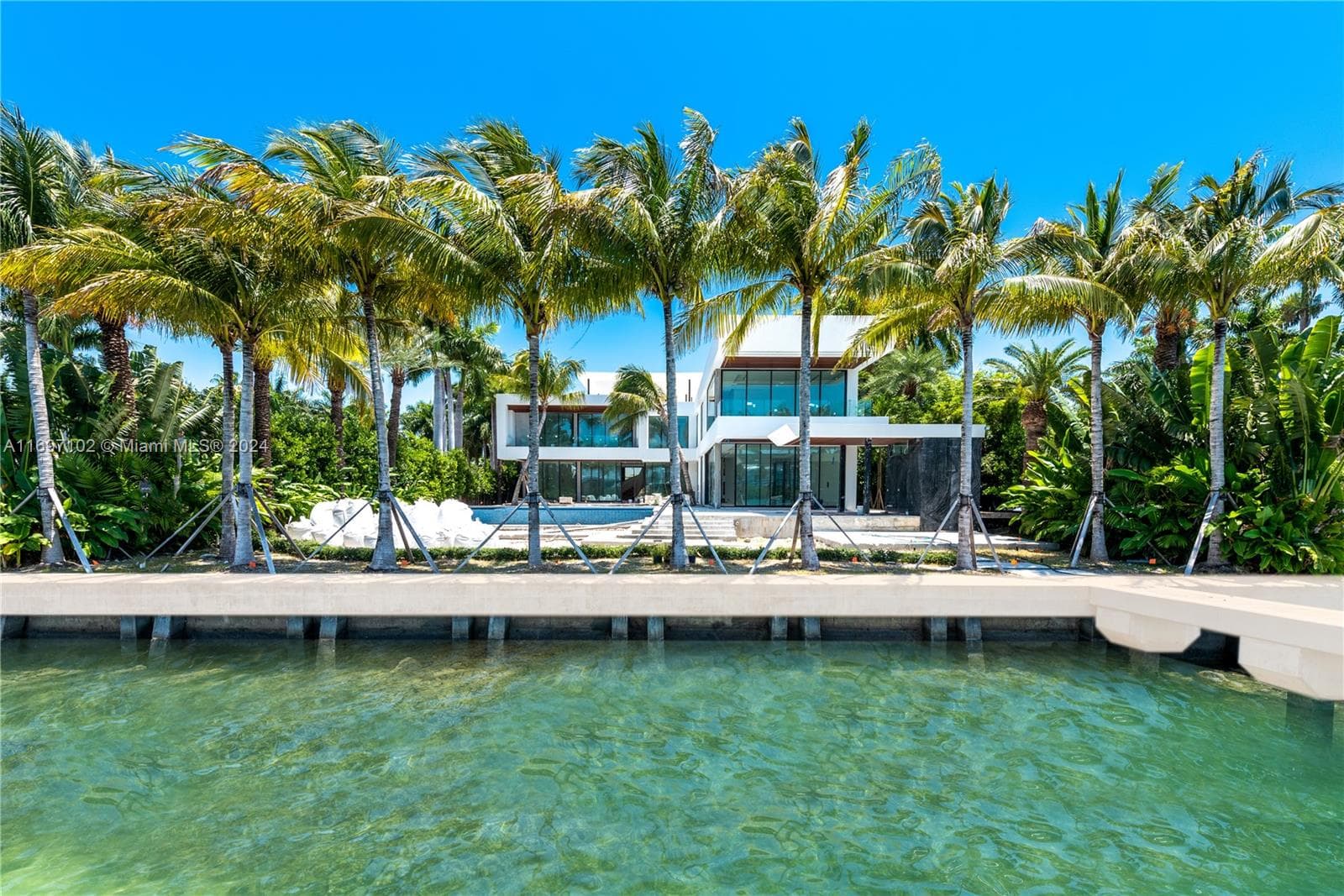 130 Palm Ave photo 11