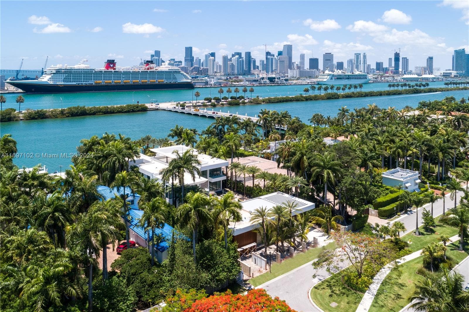 130 Palm Ave 4