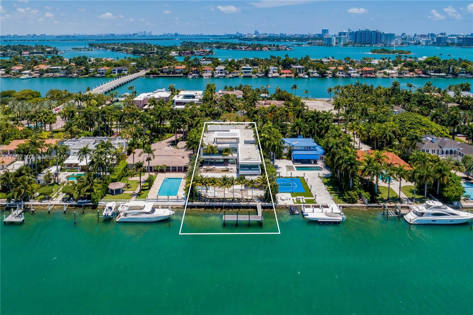 130 Palm Ave photo 8