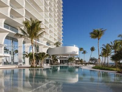 16901 Collins Ave 1