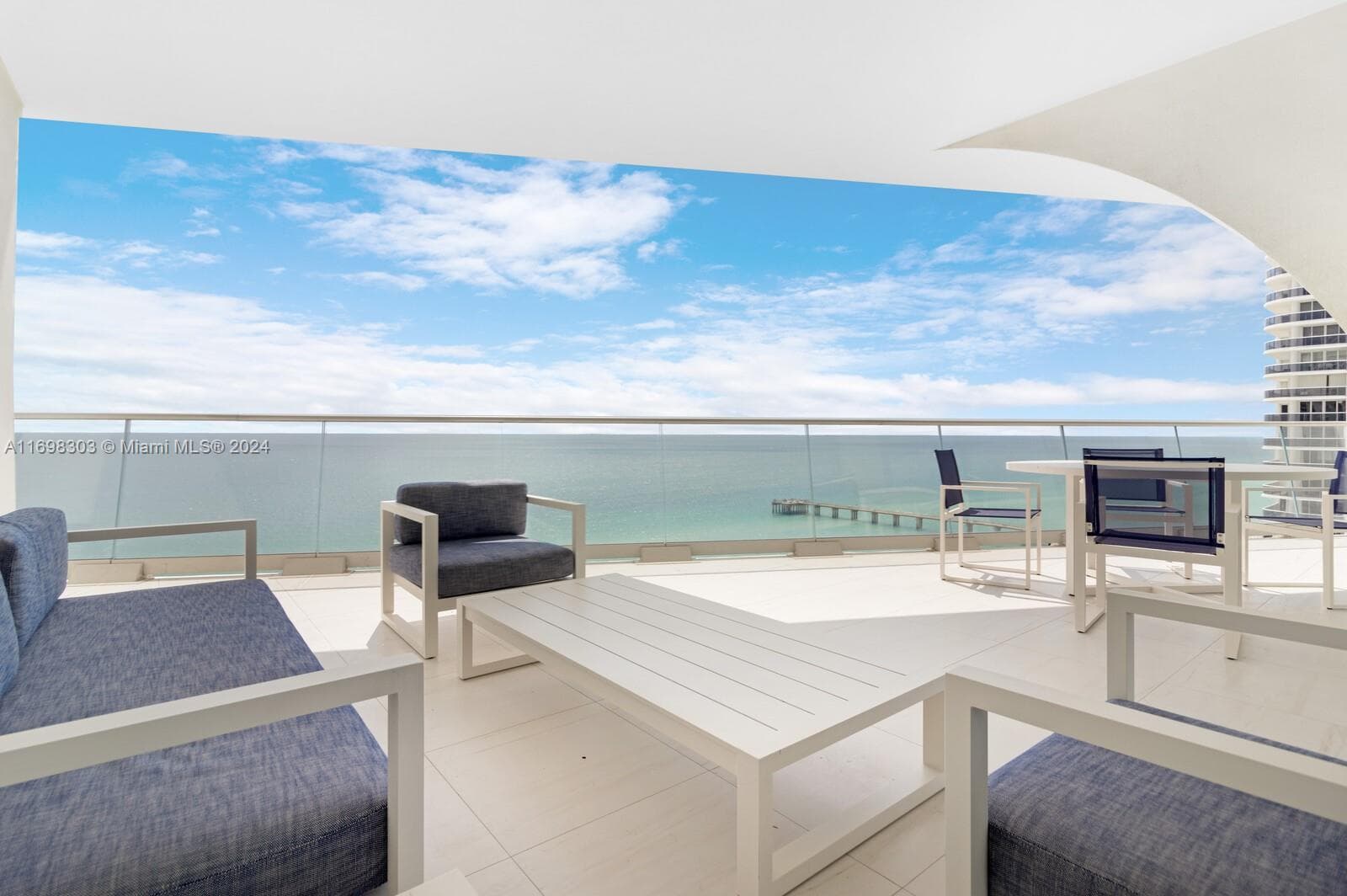 16901 Collins Ave 4