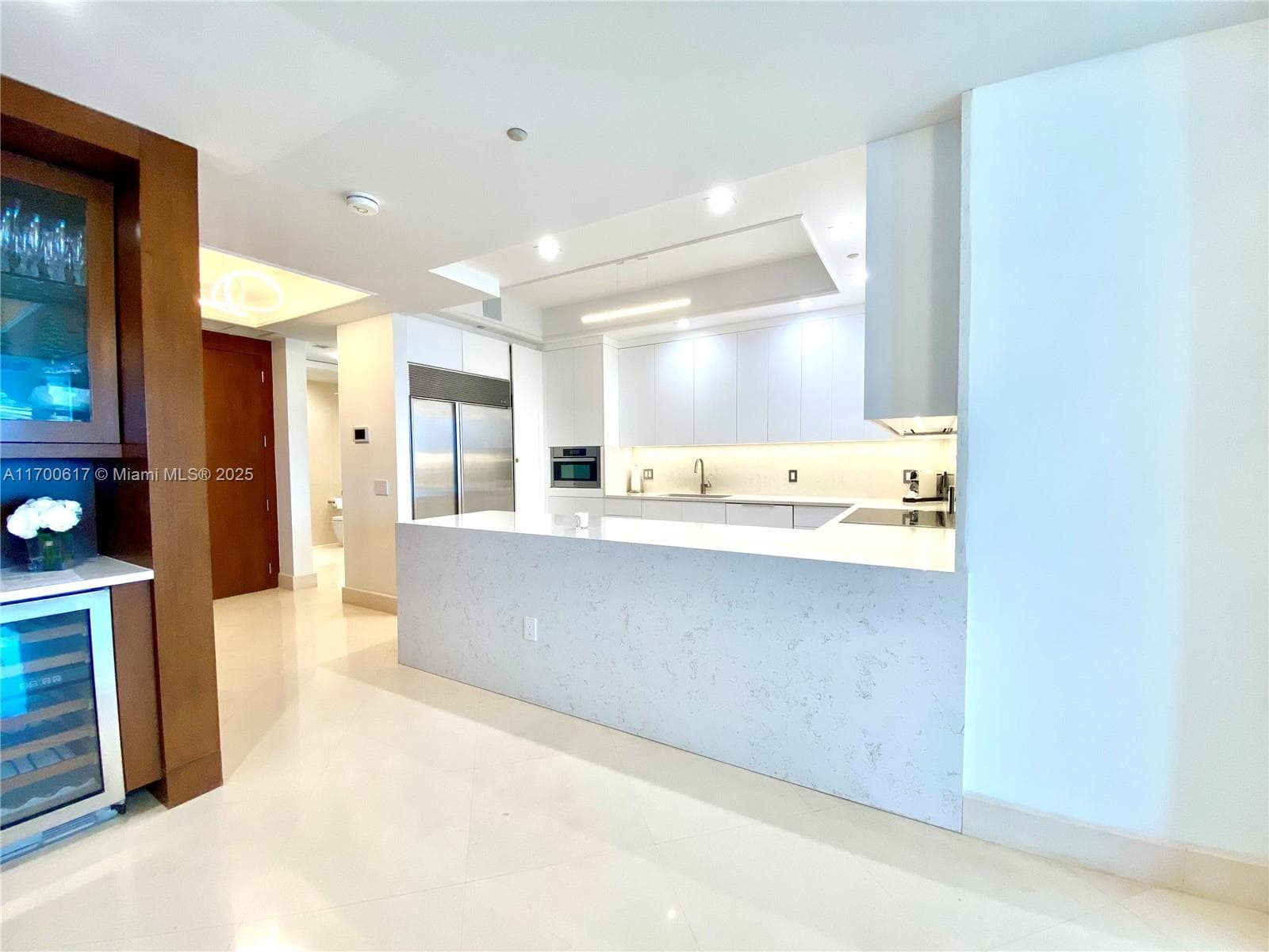100 Pointe Dr 2
