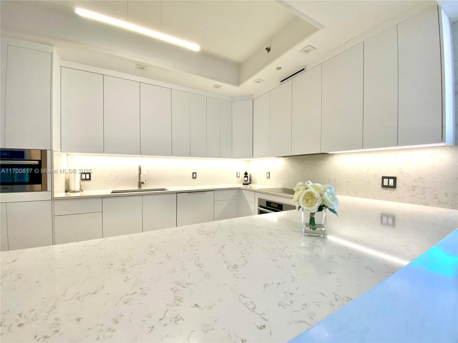 100 Pointe Dr 3
