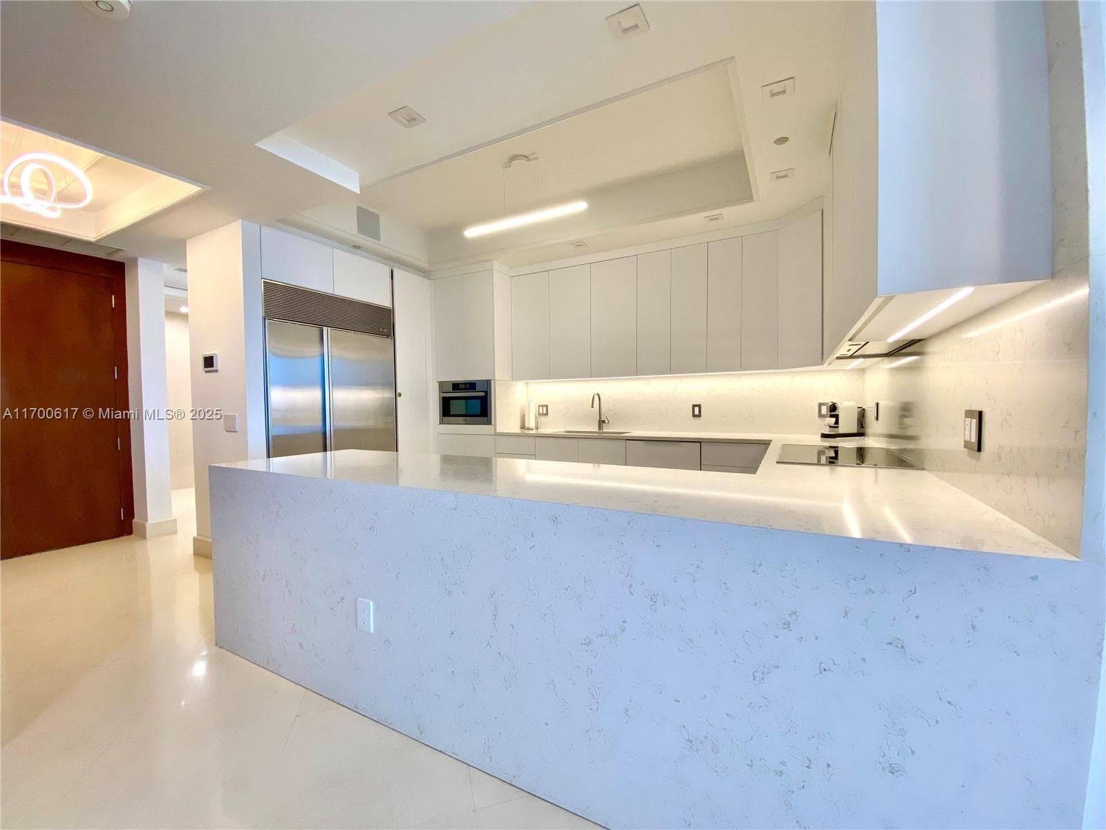100 Pointe Dr 1