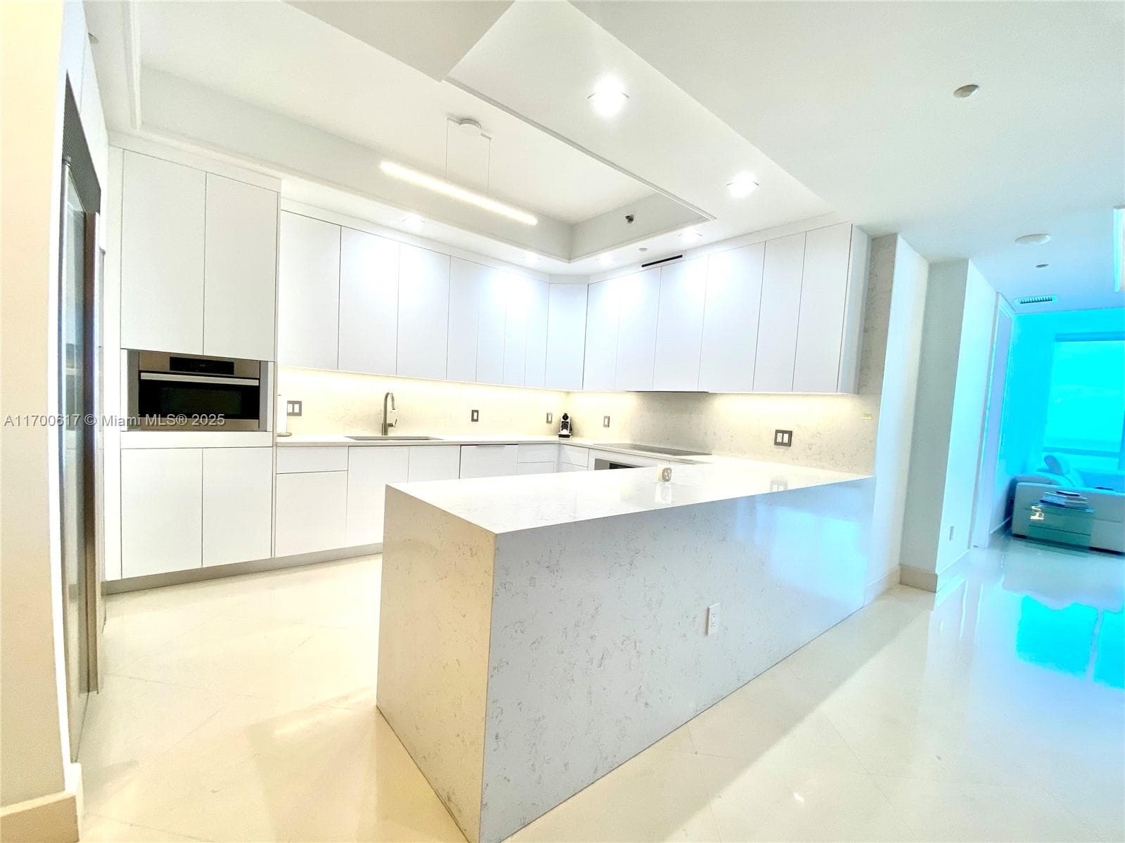 100 Pointe Dr 5