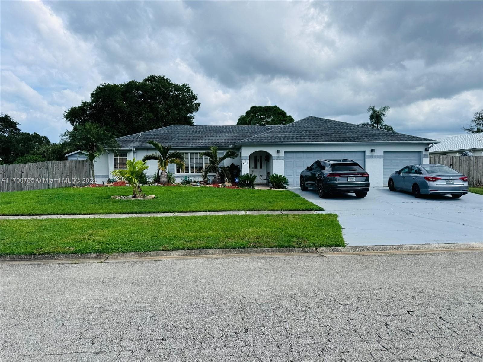 509 NE Solida Cir 2