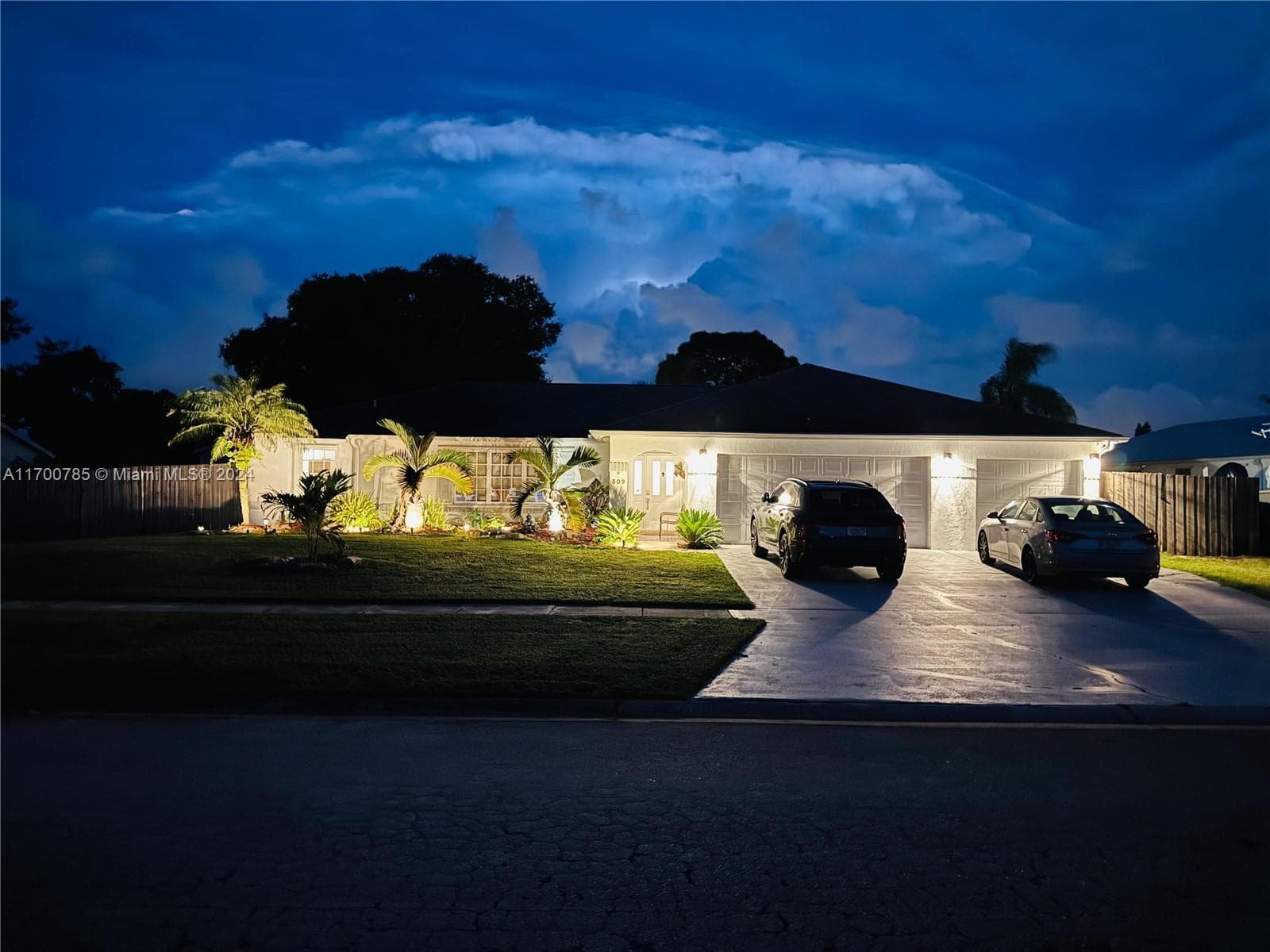 509 NE Solida Cir 1