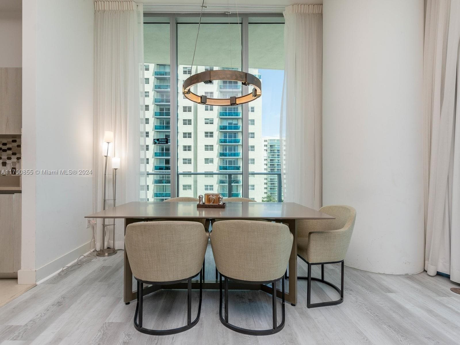 4111 Ocean Dr 5