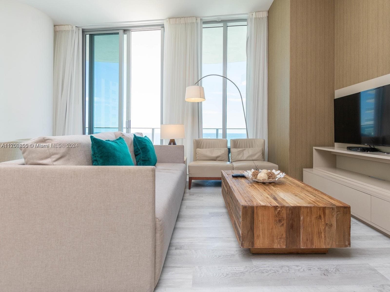 4111 Ocean Dr 4