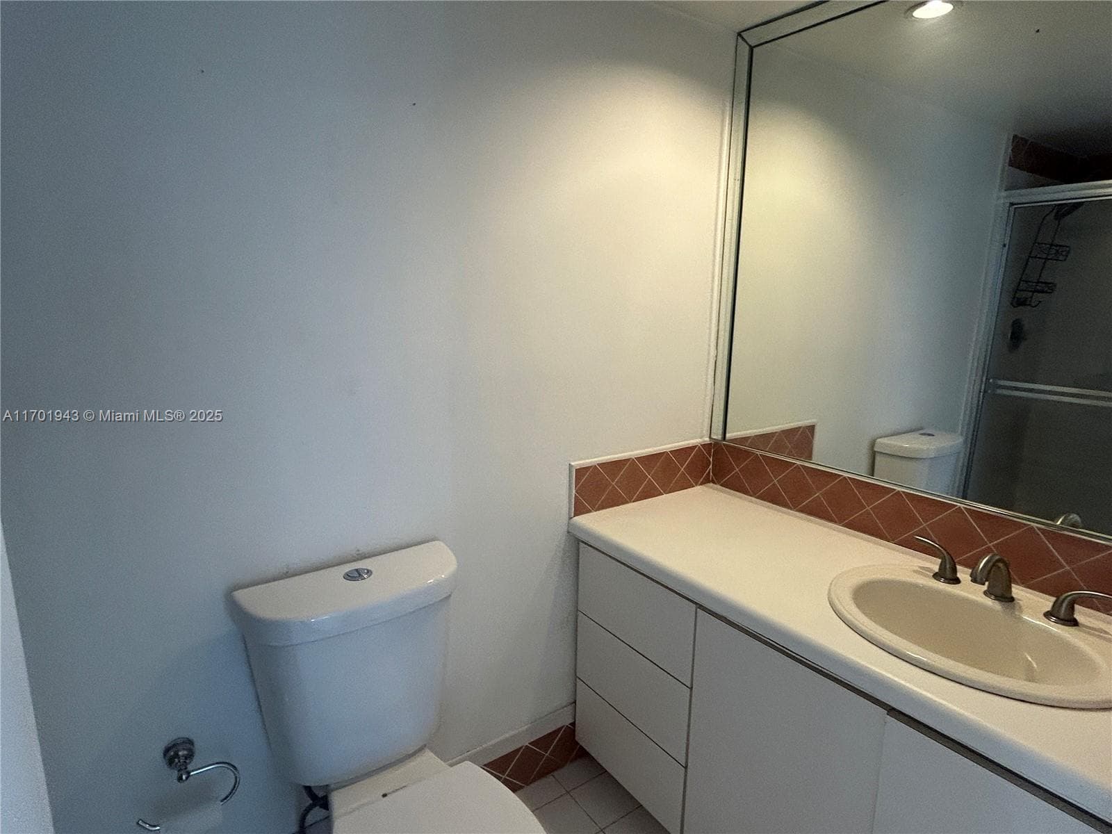 1825 Ocean Dr 401 photo 12