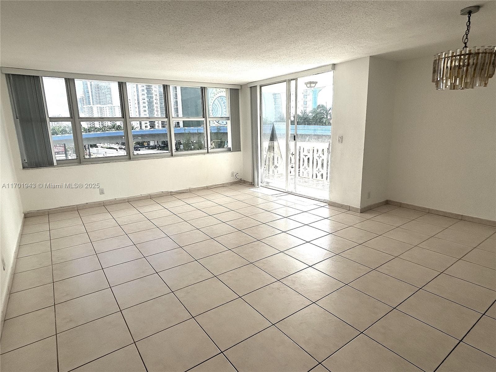 1825 Ocean Dr 401 photo 7