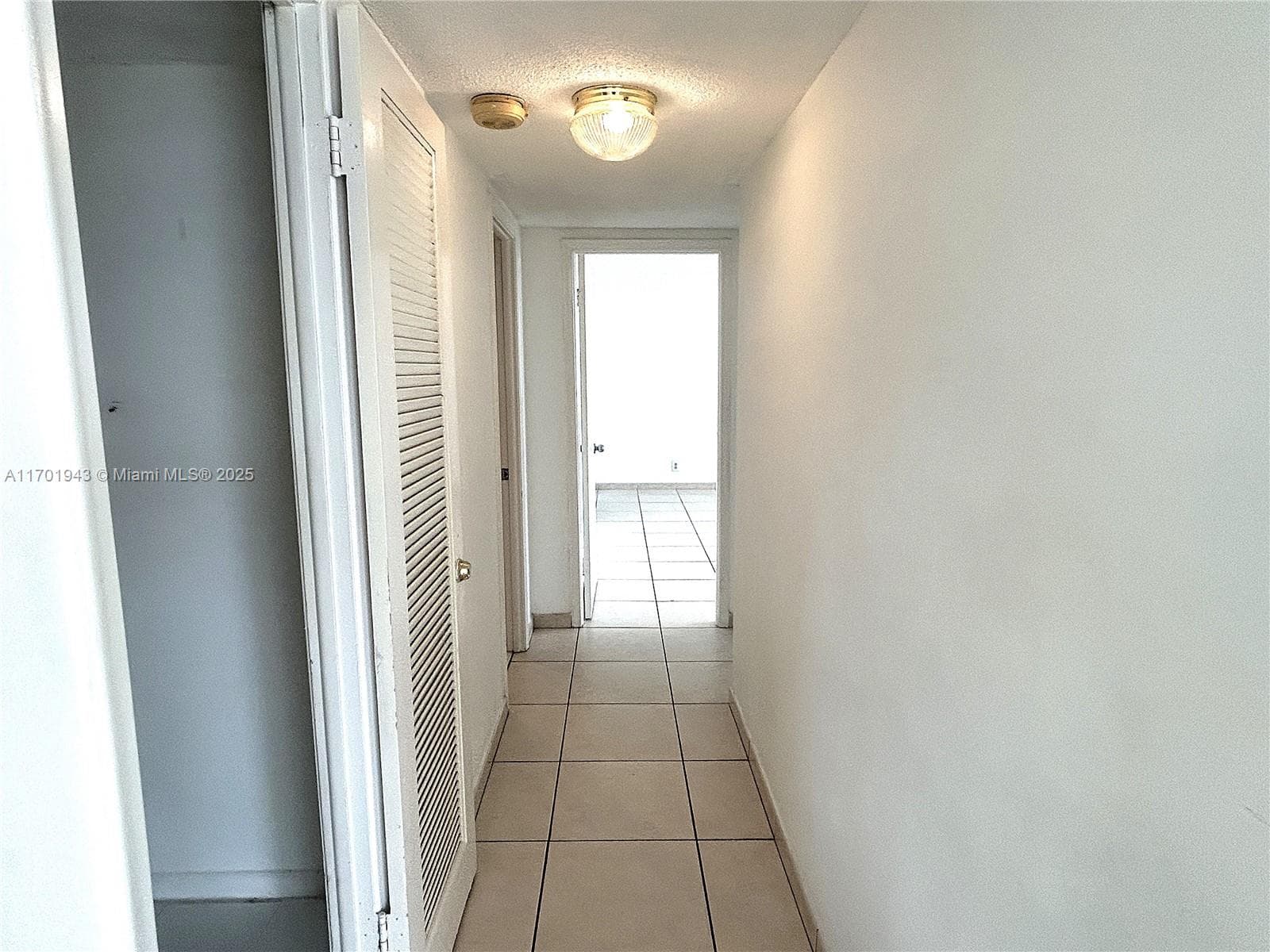 1825 Ocean Dr 401 photo 9