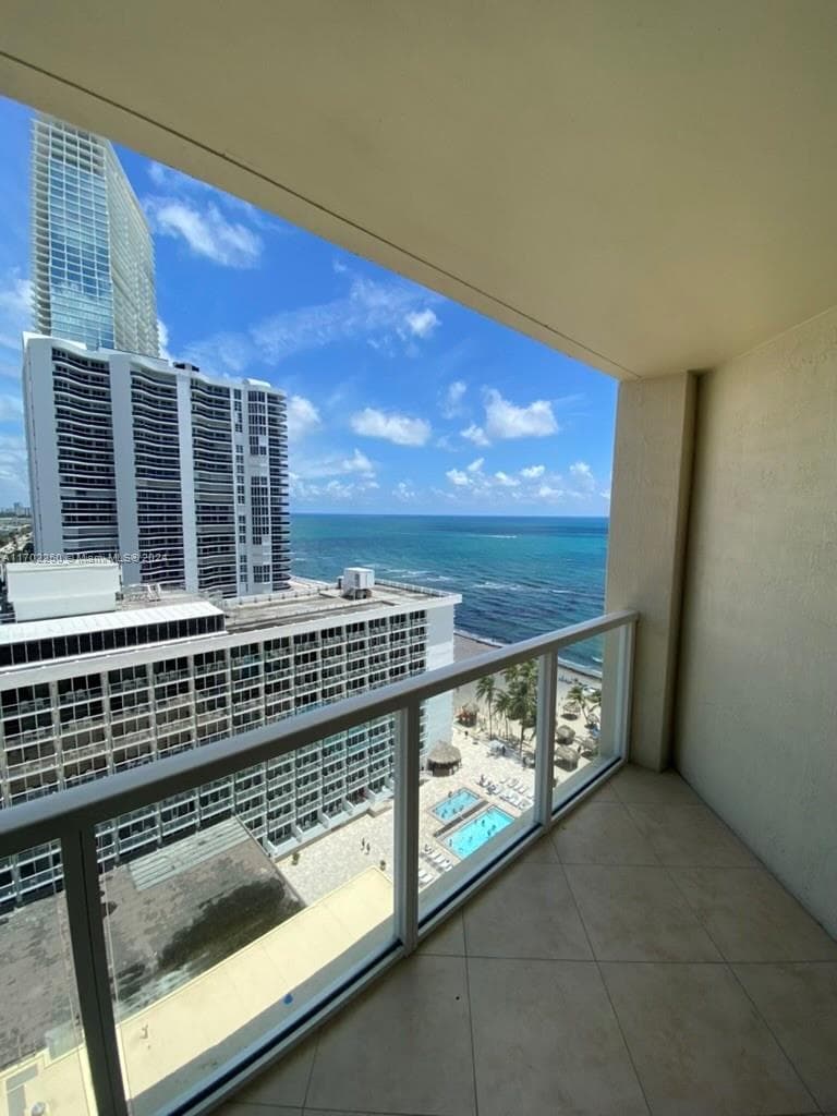 16699 Collins Ave 1706 photo 18
