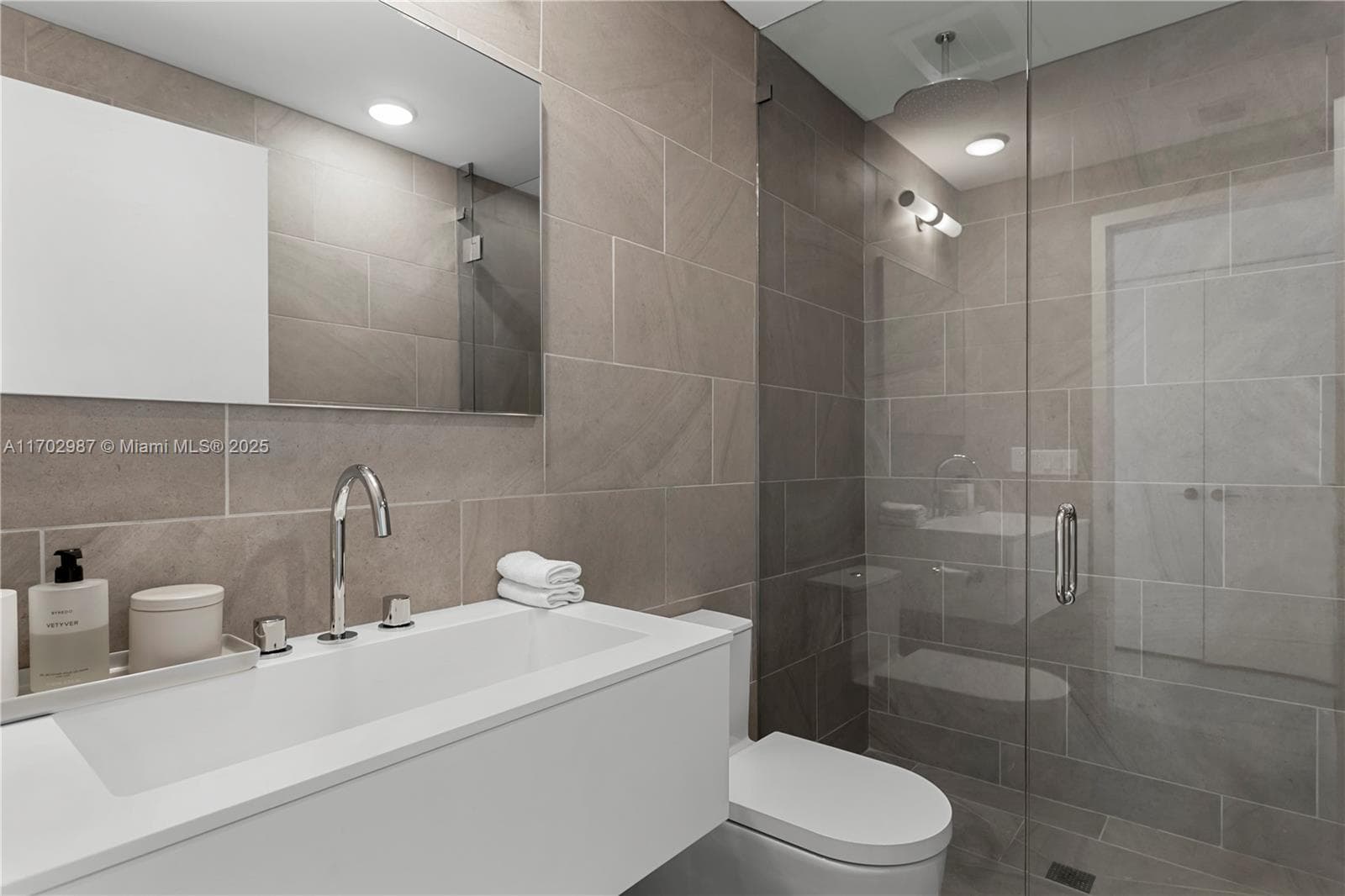 6800 Indian Creek Dr PH2 photo 22