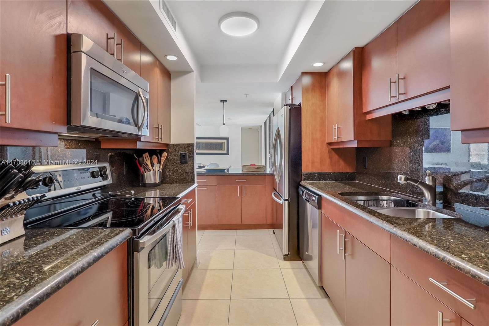 3000 Ocean Dr 5
