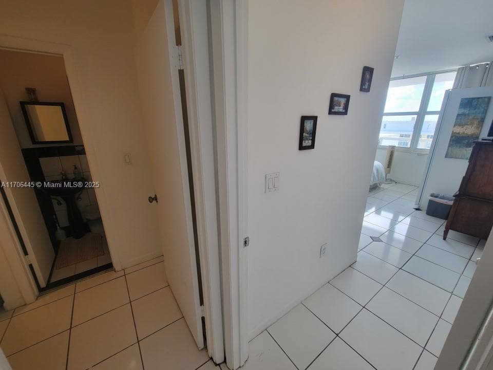 5601 Collins Ave PH-9 photo 16