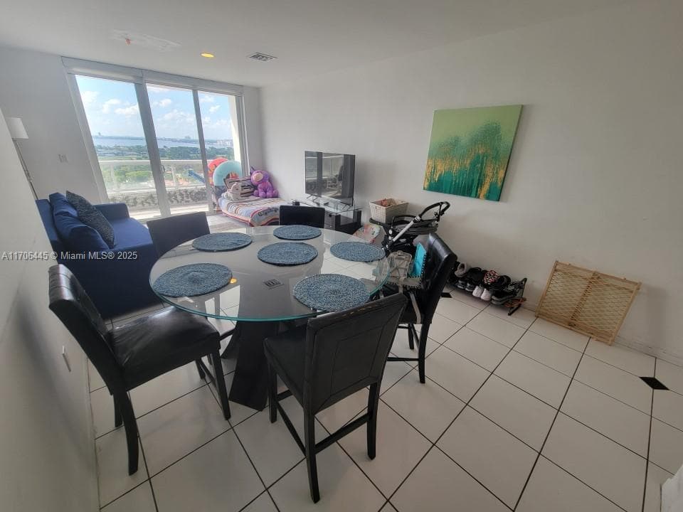 5601 Collins Ave PH-9 photo 15