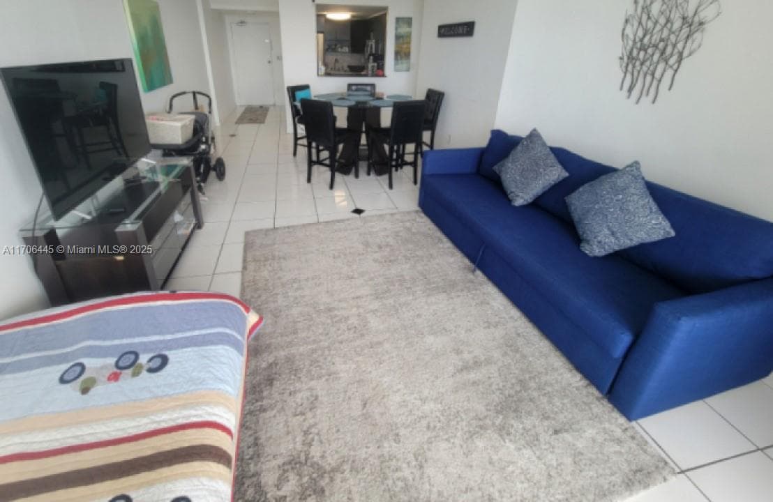 5601 Collins Ave PH-9 photo 11