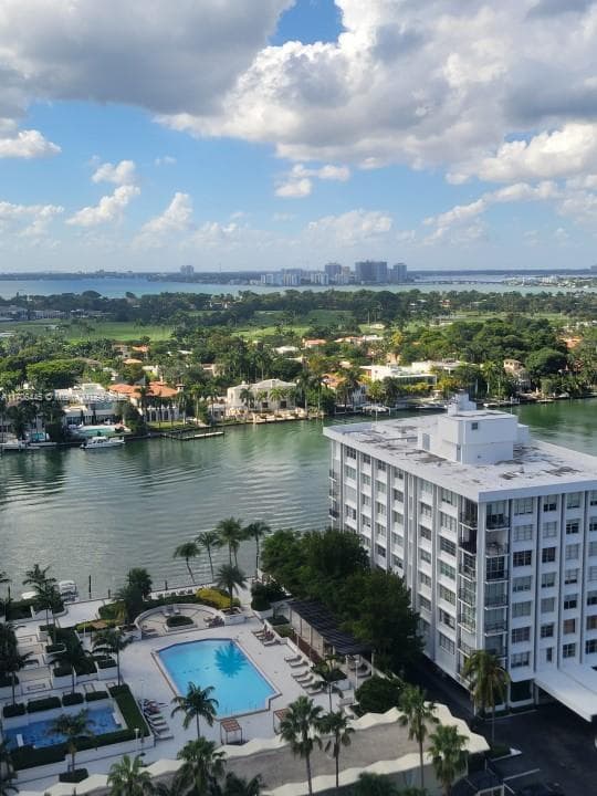 5601 Collins Ave PH-9 photo 4