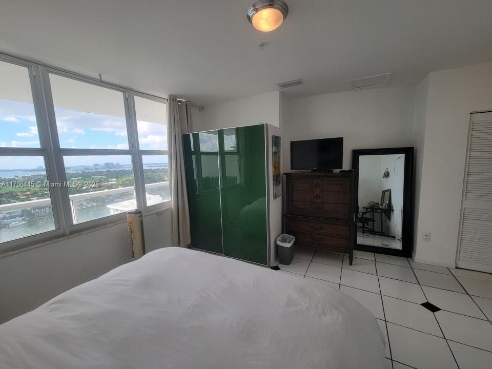 5601 Collins Ave PH-9 photo 21