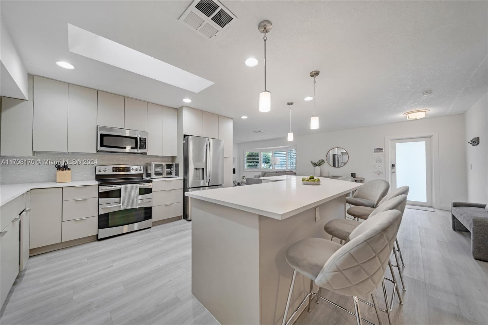 2031 22nd Ave 2